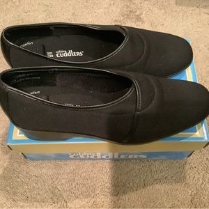 Cobbie Cuddlers Black Loafers 8W